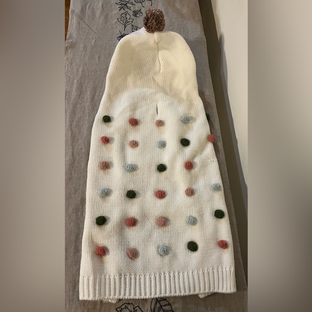 Dog sweater: size L-brand NEW  NEVER WORN..fabulous fun for this chilly weather